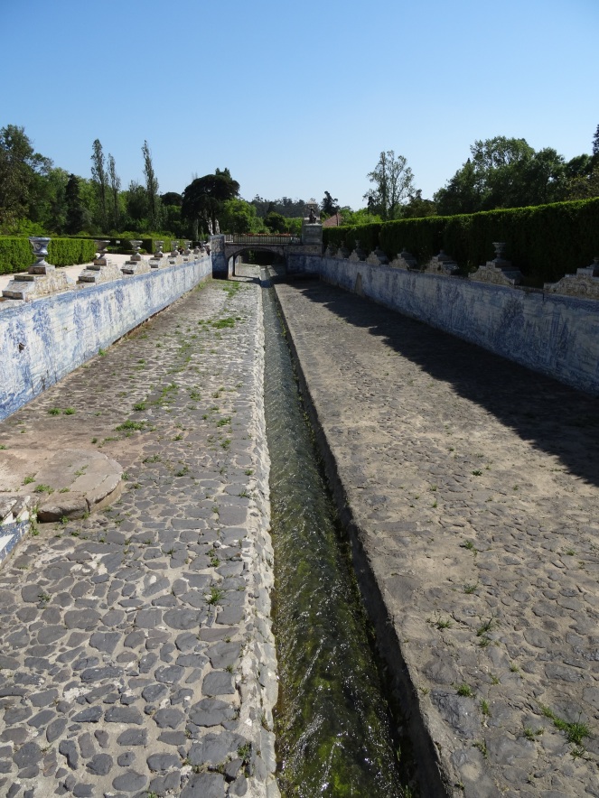 2126 Gardens of Queluz - Tiled Canal